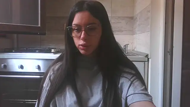 LovelyJulliette online show from May 11, 10:43 am