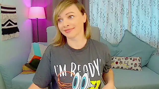 Snapshot of NandiSmile chatting on October 27, 8:07 am NandiSmile online show from October 27, 8:07 am