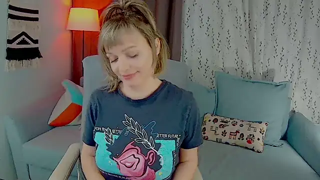 NandiSmile online show from February 27, 5:24 pm