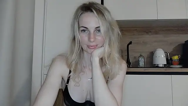 AlissonBia online show from July 18, 8:12 pm