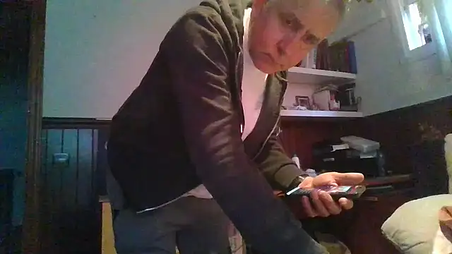 Snapshot of fransexdol chatting on February 14, 8:31 am fransexdol online show from February 14, 8:31 am