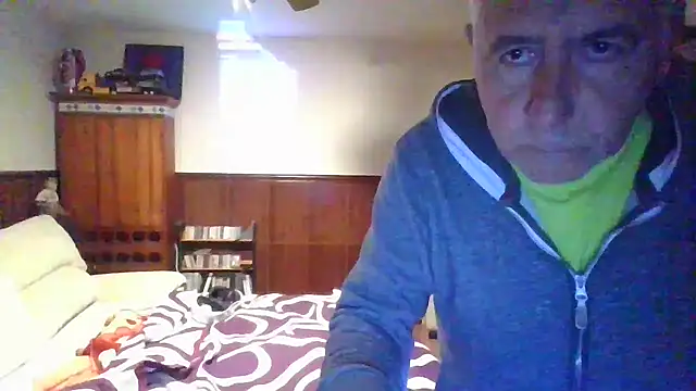 Snapshot of fransexdol chatting on February 22, 11:24 pm fransexdol online show from February 22, 11:24 pm