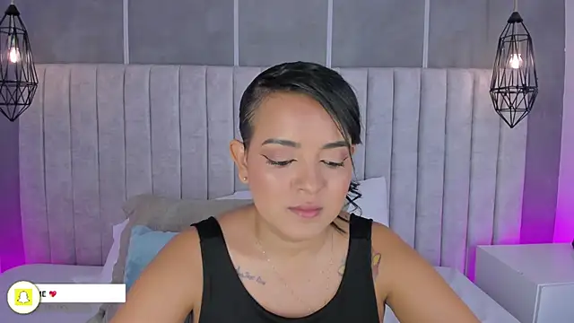 lea gray online show from November 29, 7:06 pm