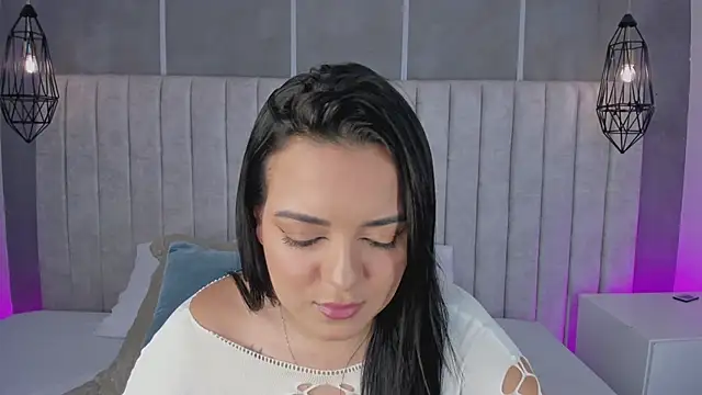 lea gray online show from February 19, 6:48 pm