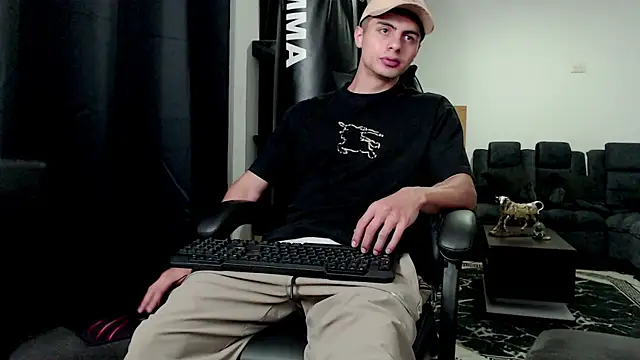 Stiven CL online show from November 24, 7:08 am