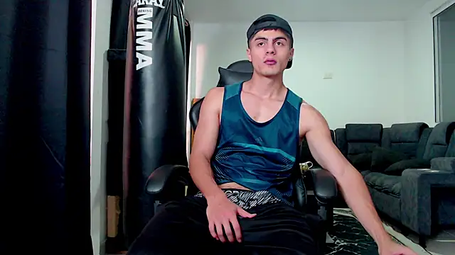 Stiven CL online show from December 2, 9:54 pm