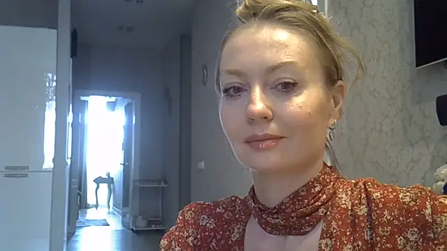 Snapshot of ZarinaSwift chatting on May 30, 6:32 am ZarinaSwift online show from May 30, 6:32 am
