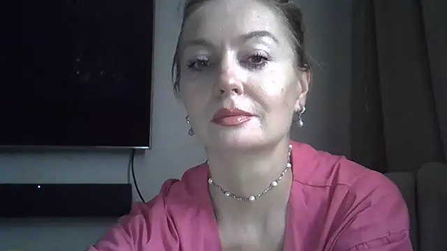 Snapshot of ZarinaSwift chatting on June 2, 6:59 am ZarinaSwift online show from June 2, 6:59 am