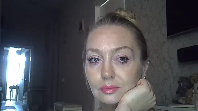 Snapshot of ZarinaSwift chatting on June 20, 9:34 am ZarinaSwift online show from June 20, 9:34 am