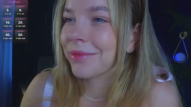 Snapshot of milly_shy chatting on September 25, 6:50 am milly shy online show from September 25, 6:50 am