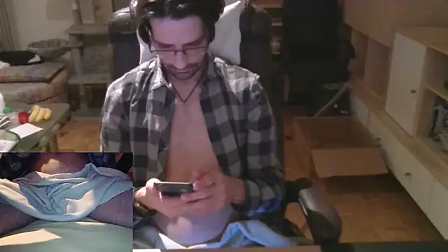 Snapshot of Drmoriarty07 chatting on February 14, 6:08 pm Drmoriarty07 online show from February 14, 6:08 pm