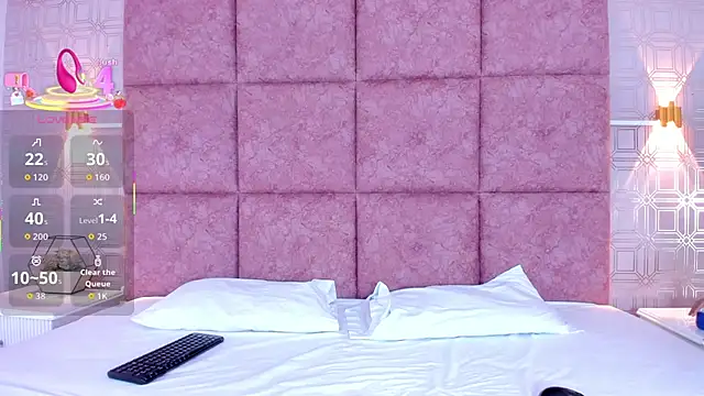 LiaVelez online show from February 14, 1:30 pm