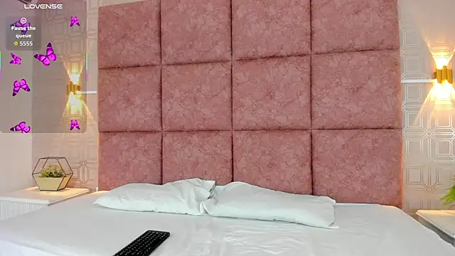 LiaVelez online show from March 9, 1:48 pm