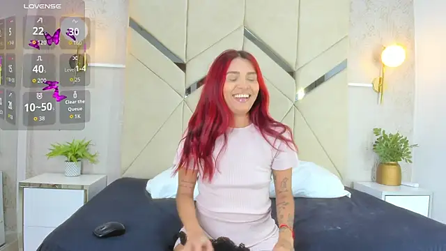 Snapshot of LiaVelez chatting on June 9, 1:45 pm LiaVelez online show from June 9, 1:45 pm