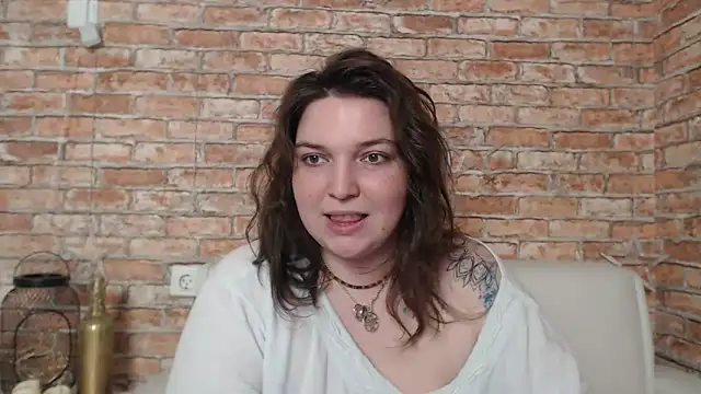 Amelia Kiss  online show from February 4, 3:54 am