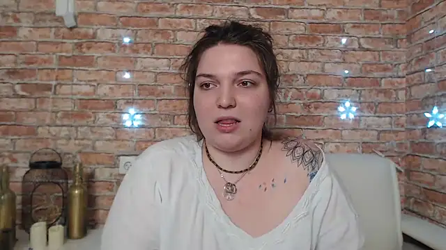 Amelia Kiss  online show from February 5, 6:46 am