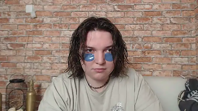 Amelia Kiss  online show from February 12, 12:58 am