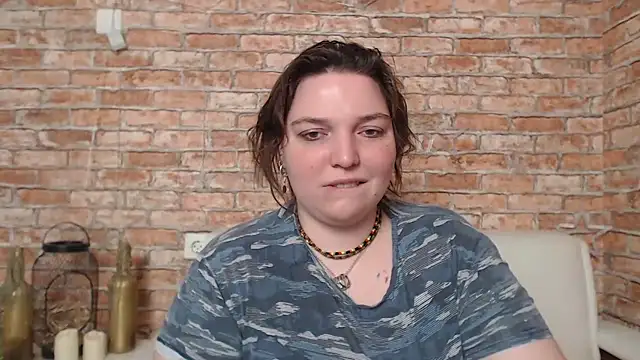 Amelia Kiss  online show from February 21, 3:45 am