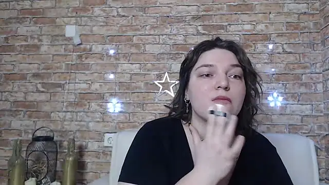 Amelia Kiss  online show from March 10, 12:40 am