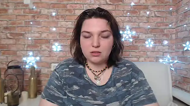 Amelia Kiss  online show from March 19, 3:52 am