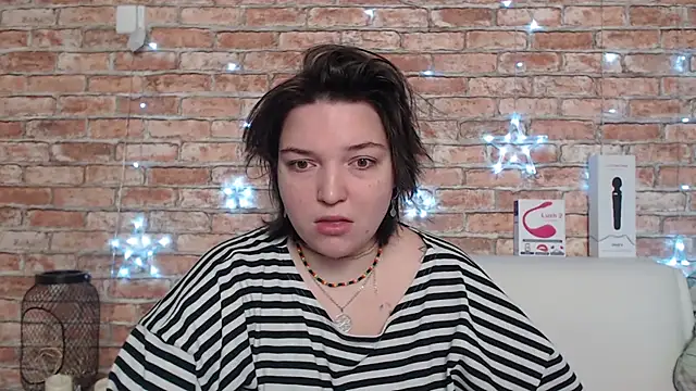 Amelia Kiss  online show from September 24, 12:36 am