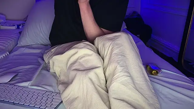 Snapshot of CupidZass chatting on February 19, 11:06 am CupidZass online show from February 19, 11:06 am