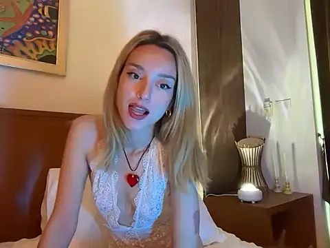 Snapshot of SirenaBelle chatting on November 16, 11:54 pm SirenaBelle online show from November 16, 11:54 pm