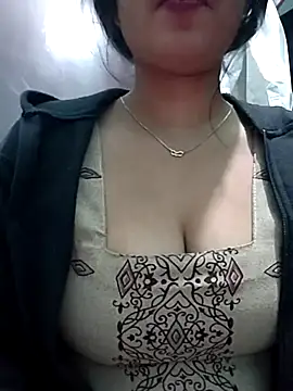 Snapshot of Kavita_ji chatting on December 23, 1:51 am Kavita ji online show from December 23, 1:51 am