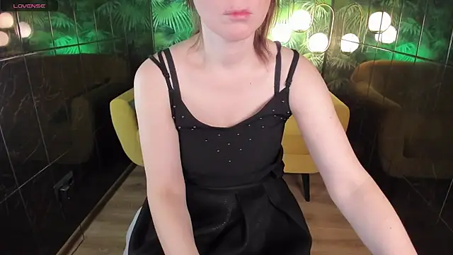 ZoeEast online show from January 11, 5:18 pm
