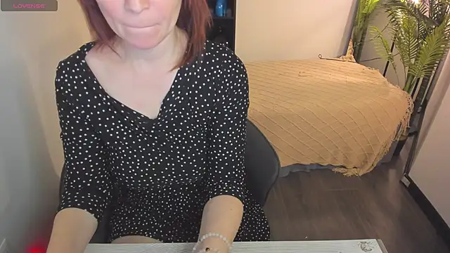 ZoeEast online show from October 26, 5:52 pm