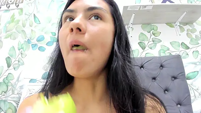 atilanadiaz7 online show from November 27, 6:10 pm