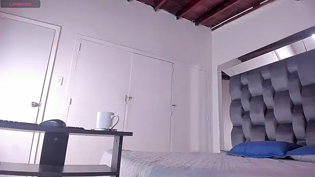 pamela-wells online show from February 10, 11:14 am