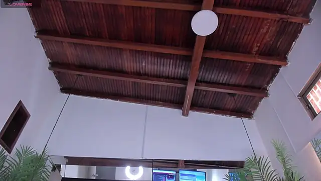 emily-fox online show from February 25, 5:25 pm