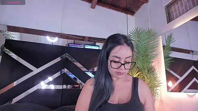 emily-fox online show from July 21, 11:01 am