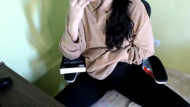 samantha s69 online show from May 1, 12:10 pm