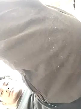 Snapshot of top_user_s chatting on March 21, 7:11 am top user s online show from March 21, 7:11 am