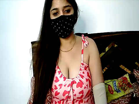 Snapshot of Gloie4u chatting on April 25, 1:41 pm Gloie4u online show from April 25, 1:41 pm