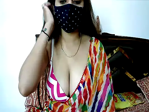 Snapshot of Gloie4u chatting on May 12, 10:23 am Gloie4u online show from May 12, 10:23 am