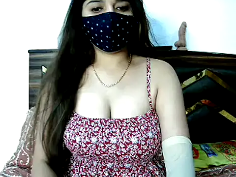 Snapshot of Gloie4u chatting on May 13, 12:35 pm Gloie4u online show from May 13, 12:35 pm
