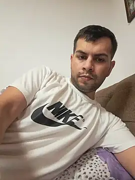 hornny1995 online show from December 27, 7:03 pm