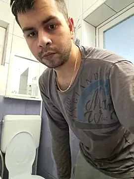 hornny1995 online show from February 23, 7:28 pm