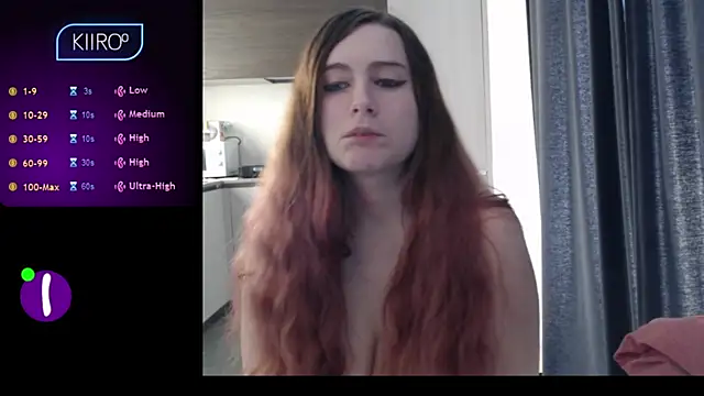 Snapshot of Dominahot4you chatting on February 19, 10:12 am Dominahot4you online show from February 19, 10:12 am