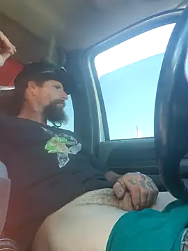 Snapshot of Crackkers chatting on December 9, 7:18 pm Crackkers online show from December 9, 7:18 pm