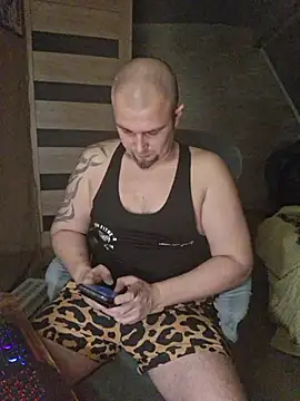 Foxyshaved online show from December 5, 4:54 am