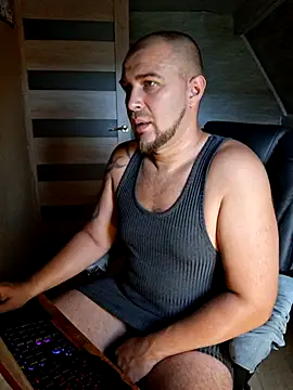Snapshot of Foxyshaved chatting on July 20, 4:27 am Foxyshaved online show from July 20, 4:27 am