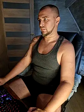 Snapshot of Foxyshaved chatting on July 20, 10:39 am Foxyshaved online show from July 20, 10:39 am