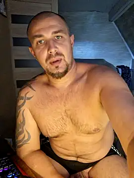Snapshot of Foxyshaved chatting on July 28, 11:17 am Foxyshaved online show from July 28, 11:17 am