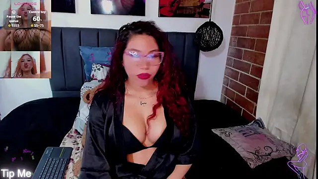 kyliejenner hot online show from October 10, 2:43 am