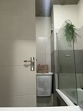 slimcateee online show from February 8, 10:29 am