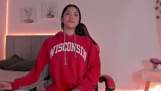 Snapshot of _janiis chatting on March 6, 10:26 pm janiis online show from March 6, 10:26 pm